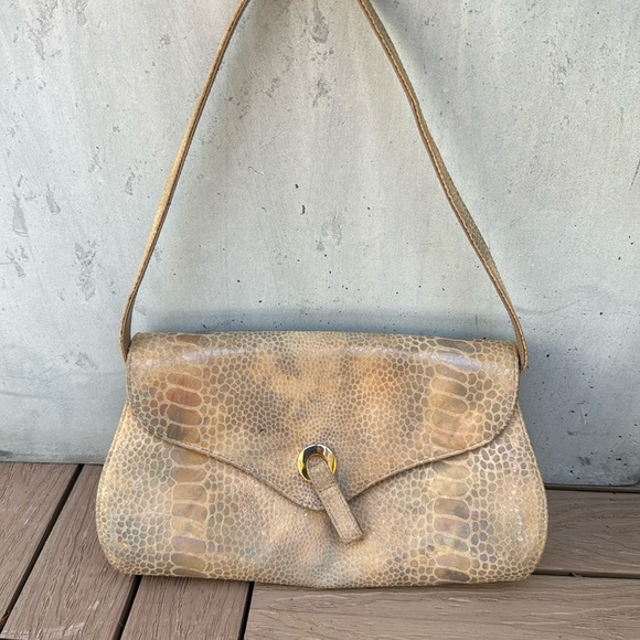 Stuart Weitzman beige snake skin embossed small flap bag - Picture 1 of 11